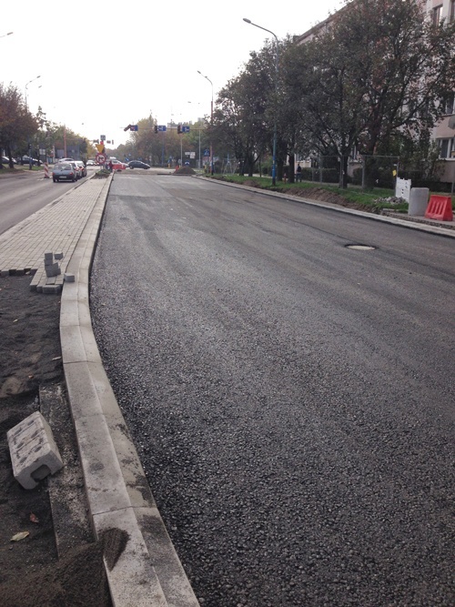 Na Moniuszki postępują roboty budowlane